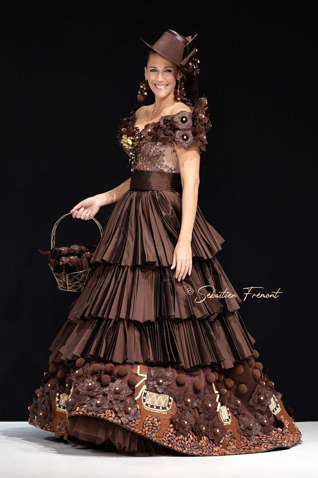 French Photographer Portrait Photography Sandy Heribert / Chocolate Dress